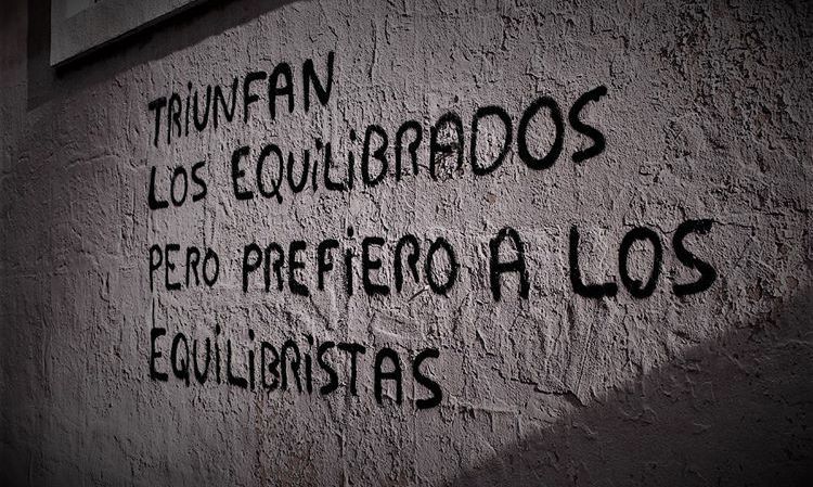Canto a la vida equilibrada
Que tengamos la capacidad de incorporar un punto de consciencia antes de dejarnos llevar por la marea de esta "nueva realidad".